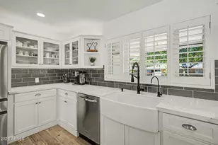 302 E Harmont Dr, Phoenix, AZ 85020 - Photo 16