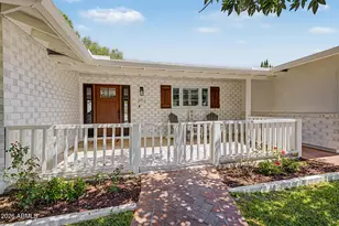 302 E Harmont Dr, Phoenix, AZ 85020 - Photo 6