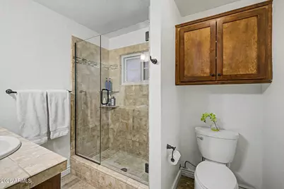 302 E Harmont Drive, Phoenix, AZ 85020 - Photo 36