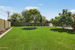 302 E Harmont Dr, Phoenix, AZ 85020 - Photo 46