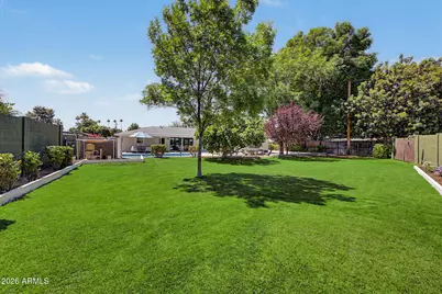 302 E Harmont Drive, Phoenix, AZ 85020 - Photo 4