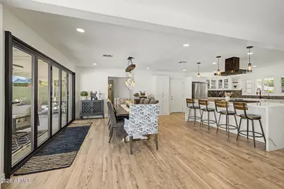 302 E Harmont Drive, Phoenix, AZ 85020 - Photo 16