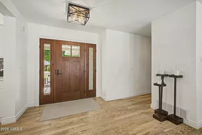 302 E Harmont Drive, Phoenix, AZ 85020 - Photo 10