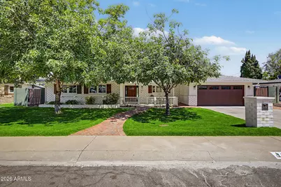 302 E Harmont Drive, Phoenix, AZ 85020 - Photo 2