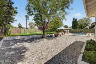 302 E Harmont Dr, Phoenix, AZ 85020 - Photo 60