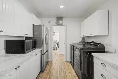 302 E Harmont Drive, Phoenix, AZ 85020 - Photo 42