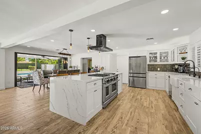 302 E Harmont Drive, Phoenix, AZ 85020 - Photo 12