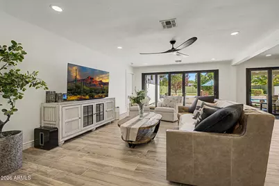 302 E Harmont Drive, Phoenix, AZ 85020 - Photo 22