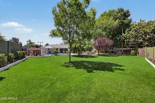 302 E Harmont Dr, Phoenix, AZ 85020 - Photo 2