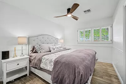 302 E Harmont Drive, Phoenix, AZ 85020 - Photo 38