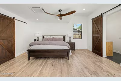 302 E Harmont Drive, Phoenix, AZ 85020 - Photo 24