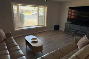 3727 W Banff Ln., Phoenix, AZ 85053 - Photo 4