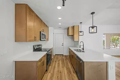 4544 N 79th Avenue, Phoenix, AZ 85033 - Photo 10