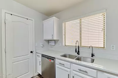 8616 W Crown King Road, Tolleson, AZ 85353 - Photo 10