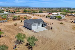 21028 N Denver Hill Dr, Wittmann, AZ 85361 - Photo 4