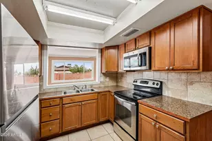 1902 W Topeka Dr, Phoenix, AZ 85027 - Photo 12