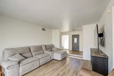 2048 W Joan De Arc Avenue, Phoenix, AZ 85029 - Photo 8