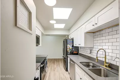 2048 W Joan De Arc Avenue, Phoenix, AZ 85029 - Photo 16