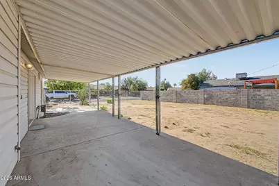 7812 W Clarendon Avenue, Phoenix, AZ 85033 - Photo 32