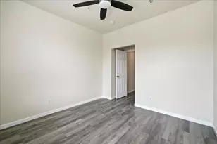 1633 E Lakeside Dr, Gilbert, AZ 85234 - Photo 16