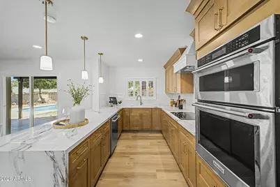 5539 E Sweetwater Avenue, Scottsdale, AZ 85254 - Photo 10