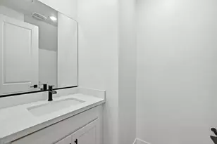 2452 E Lovebird Ln, Gilbert, AZ 85297 - Photo 6