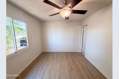 3265 W Mauna Loa Lane, Phoenix, AZ 85053 - Photo 4