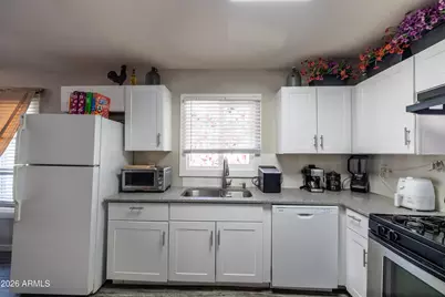 6739 N 61st Avenue, Glendale, AZ 85301 - Photo 6