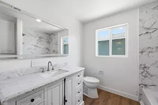 2558 N 40th St, Phoenix, AZ 85008 - Photo 12