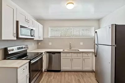 1707 N 18th Street #B8, Phoenix, AZ 85006 - Photo 1