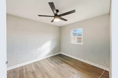 513 E Hatcher Road #Apt 6, Phoenix, AZ 85020 - Photo 6
