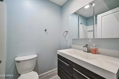 3025 N 32nd Street #Apt 18, Phoenix, AZ 85018 - Photo 14