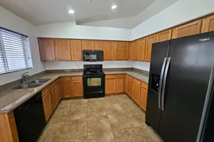 2193 E Brooks St, Gilbert, AZ 85296 - Photo 4