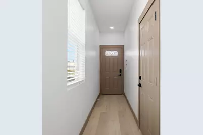 2809 E Trumbull Road #2, Phoenix, AZ 85040 - Photo 2