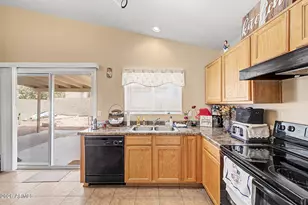22093 W Solano Dr, Buckeye, AZ 85326 - Photo 10