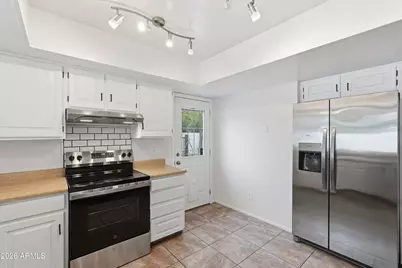 10007 N 48th Drive, Glendale, AZ 85302 - Photo 8