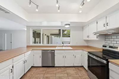 10007 N 48th Drive, Glendale, AZ 85302 - Photo 12