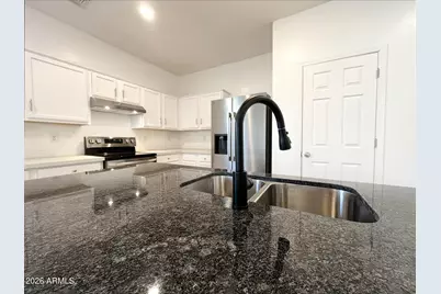 8212 W Forest Grove Avenue, Phoenix, AZ 85043 - Photo 6