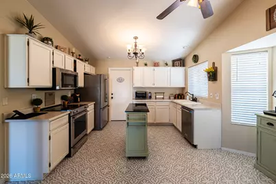 9126 W Port Royale Lane, Peoria, AZ 85381 - Photo 10