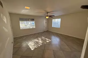 41 E Woodward Dr, Phoenix, AZ 85004 - Photo 6