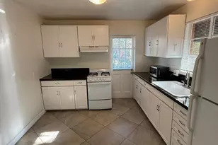 41 E Woodward Dr, Phoenix, AZ 85004 - Photo 8