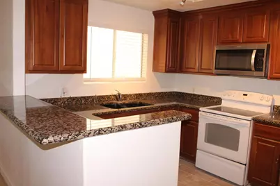 11375 E Sahuaro Drive #Apt 1031, Scottsdale, AZ 85259 - Photo 2