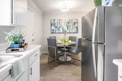 2627 N 45th Avenue #2C, Phoenix, AZ 85035 - Photo 2