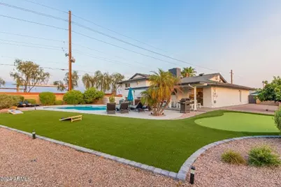 8762 E Monterey Way, Scottsdale, AZ 85251 - Photo 8