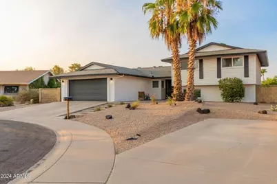 8762 E Monterey Way, Scottsdale, AZ 85251 - Photo 2