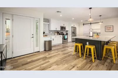 8762 E Monterey Way, Scottsdale, AZ 85251 - Photo 14