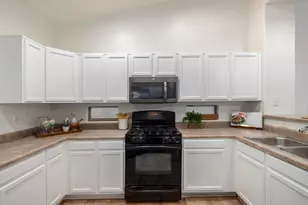 17536 W Desert View Ln, Goodyear, AZ 85338 - Photo 6