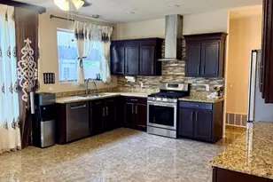 24833 N 37th Ln, Glendale, AZ 85310 - Photo 10