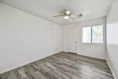 3065 N 67th Avenue #Apt 132, Phoenix, AZ 85033 - Photo 16