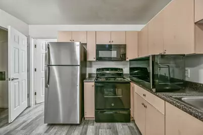 3065 N 67th Avenue #Apt 132, Phoenix, AZ 85033 - Photo 8